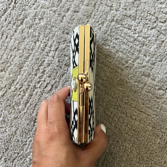 Spartina 449 Geometric Pattern Kisslock Coin Purse - Picture 6 of 10